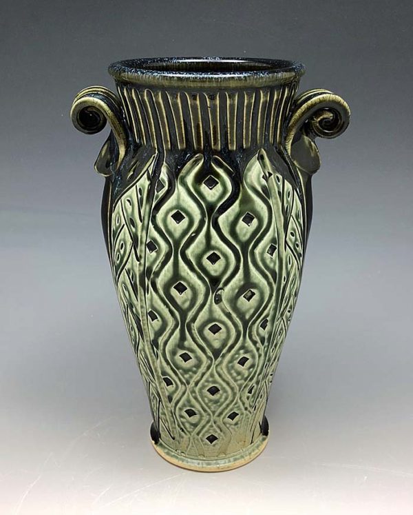 Black and Green Vase with Diamond Leaf Carving Pattern